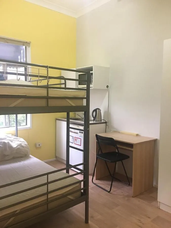Five 2 Home Backpacker Brisbane 0*,  Australia