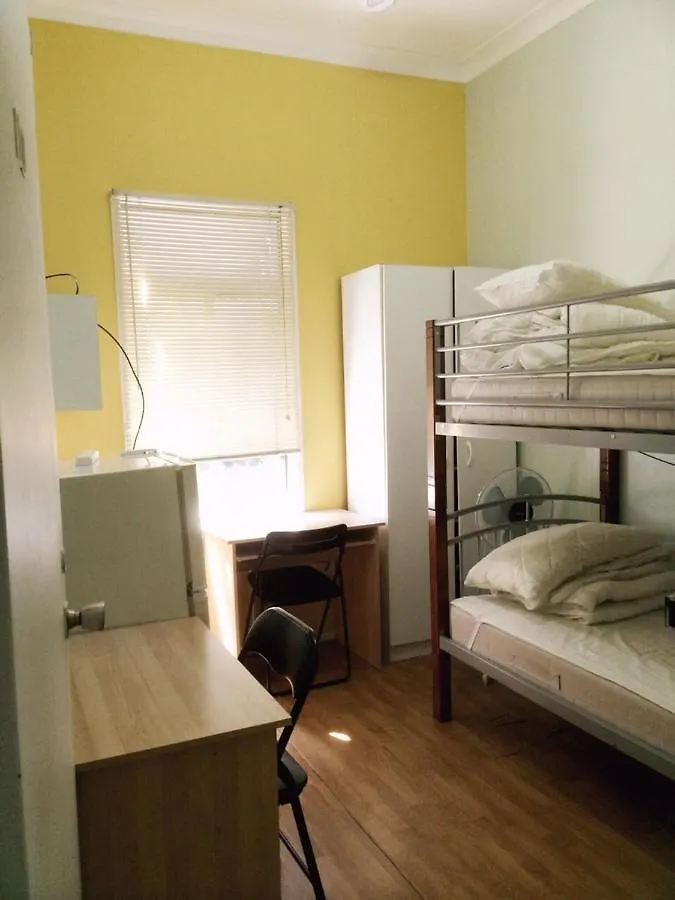 Five 2 Home Backpacker Brisbane Hostel