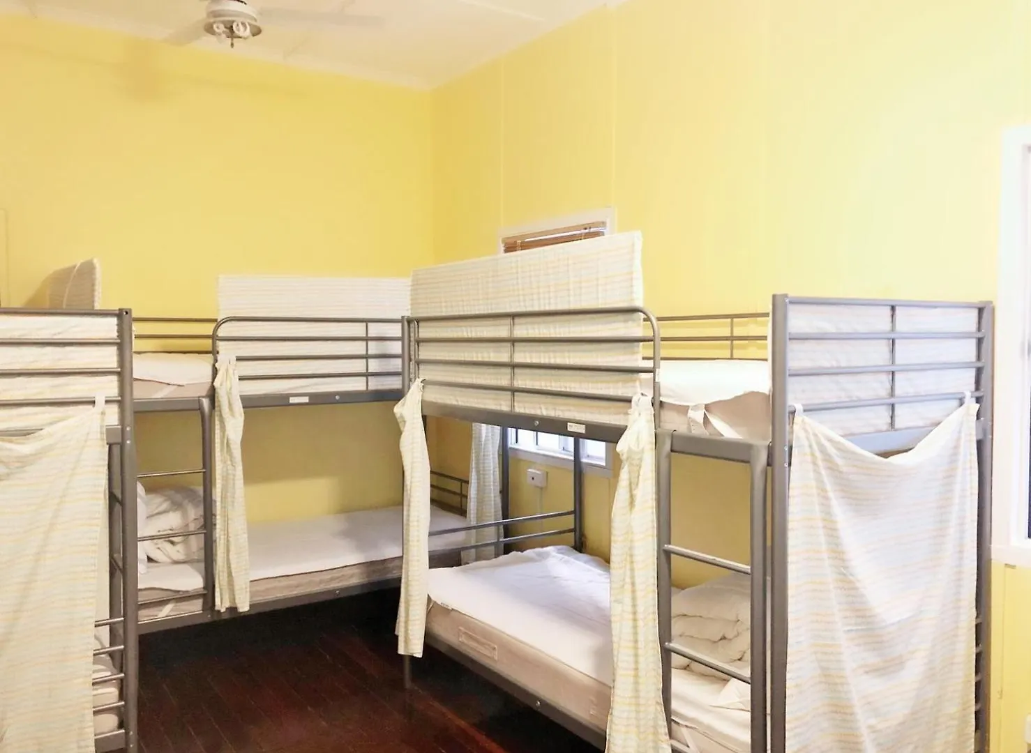Five 2 Home Backpacker Brisbane